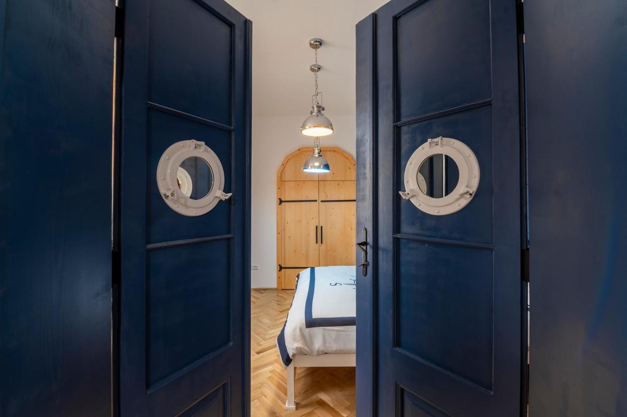 Luxurious Apartment In Old Town - Ultra Central Braşov Esterno foto