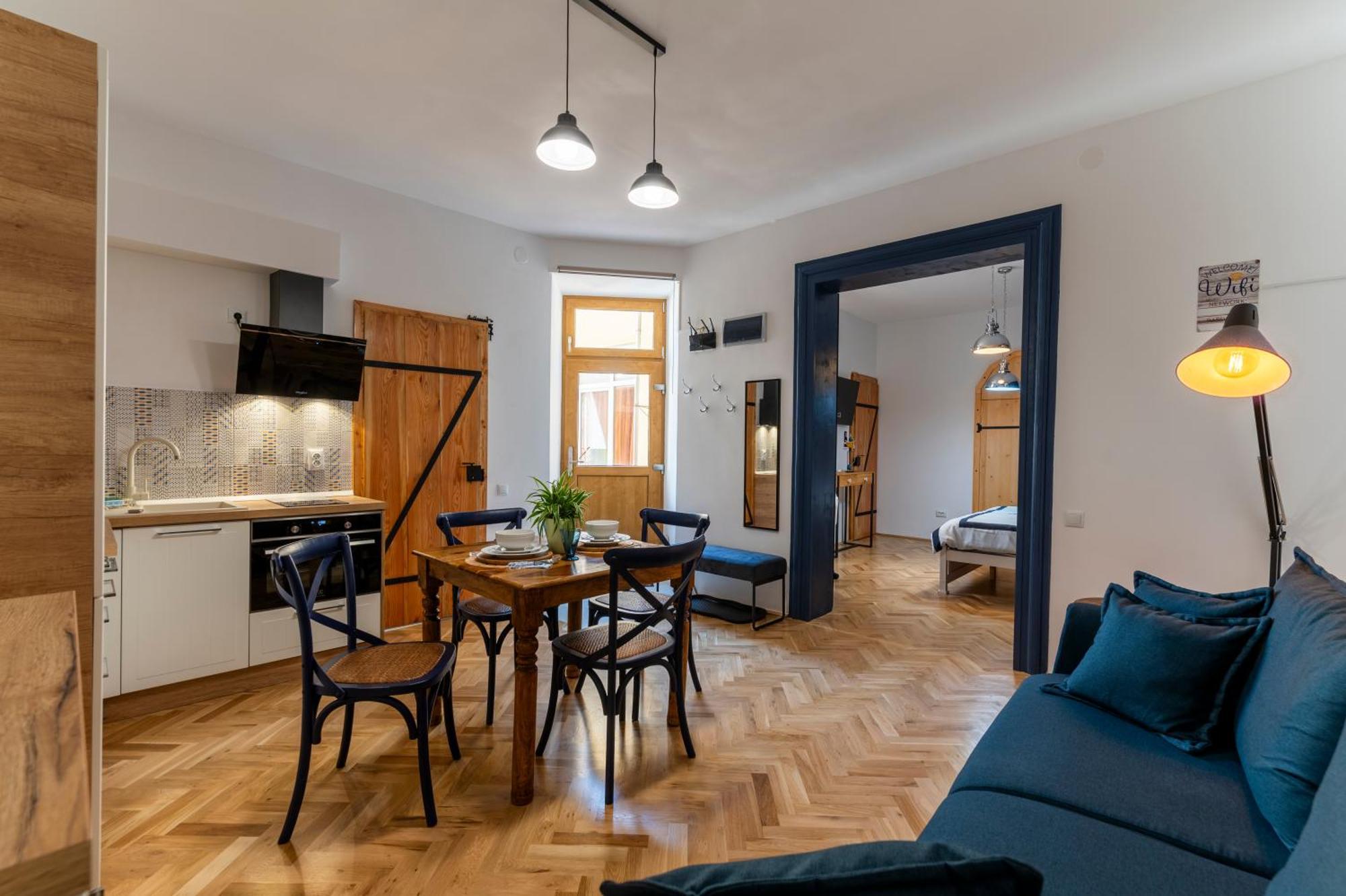 Luxurious Apartment In Old Town - Ultra Central Braşov Esterno foto